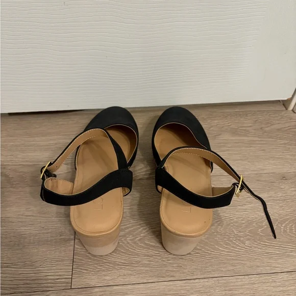 LOFT Black and Tan Heels - Picture 3 of 4